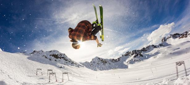 九游娱乐官方网站-神降之夜，当乔治的阴影笼罩欧冠—论一场定义传奇的压制级表演