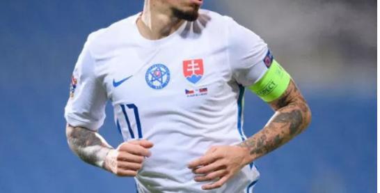 九游娱乐-斯洛伐克球队奋勇拼搏，取得惊喜胜利