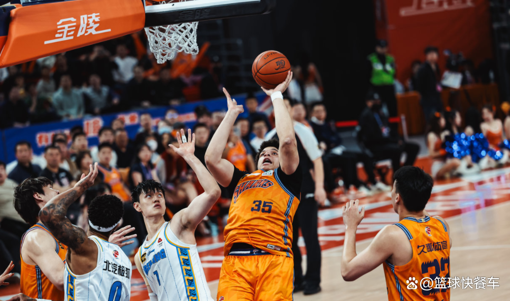 红蓝队大战，火爆场面惊心动魄