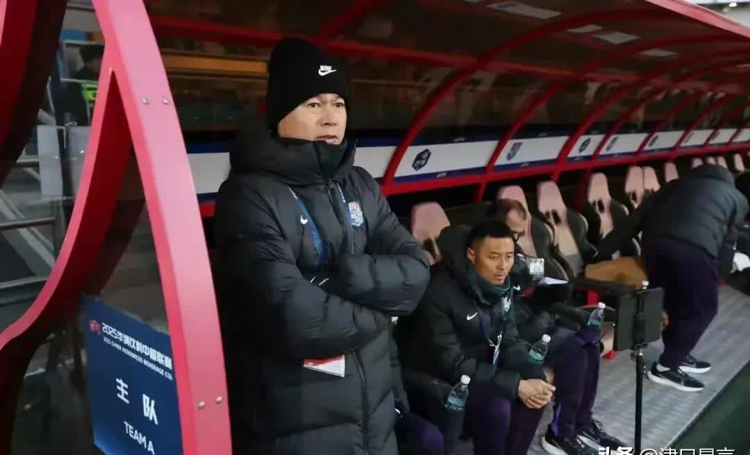 后卫队员稳健防守,确保球队守住胜局的简单介绍 后卫队员稳健防守,确保球队守住胜局的简单介绍