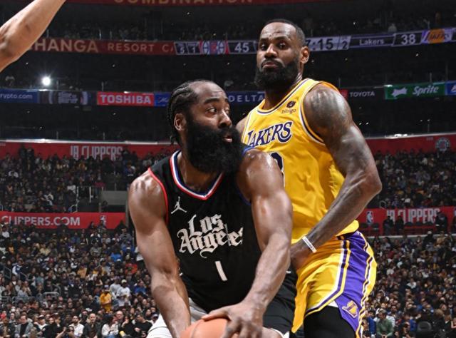 球队状态不佳：连败导致内部出现裂痕