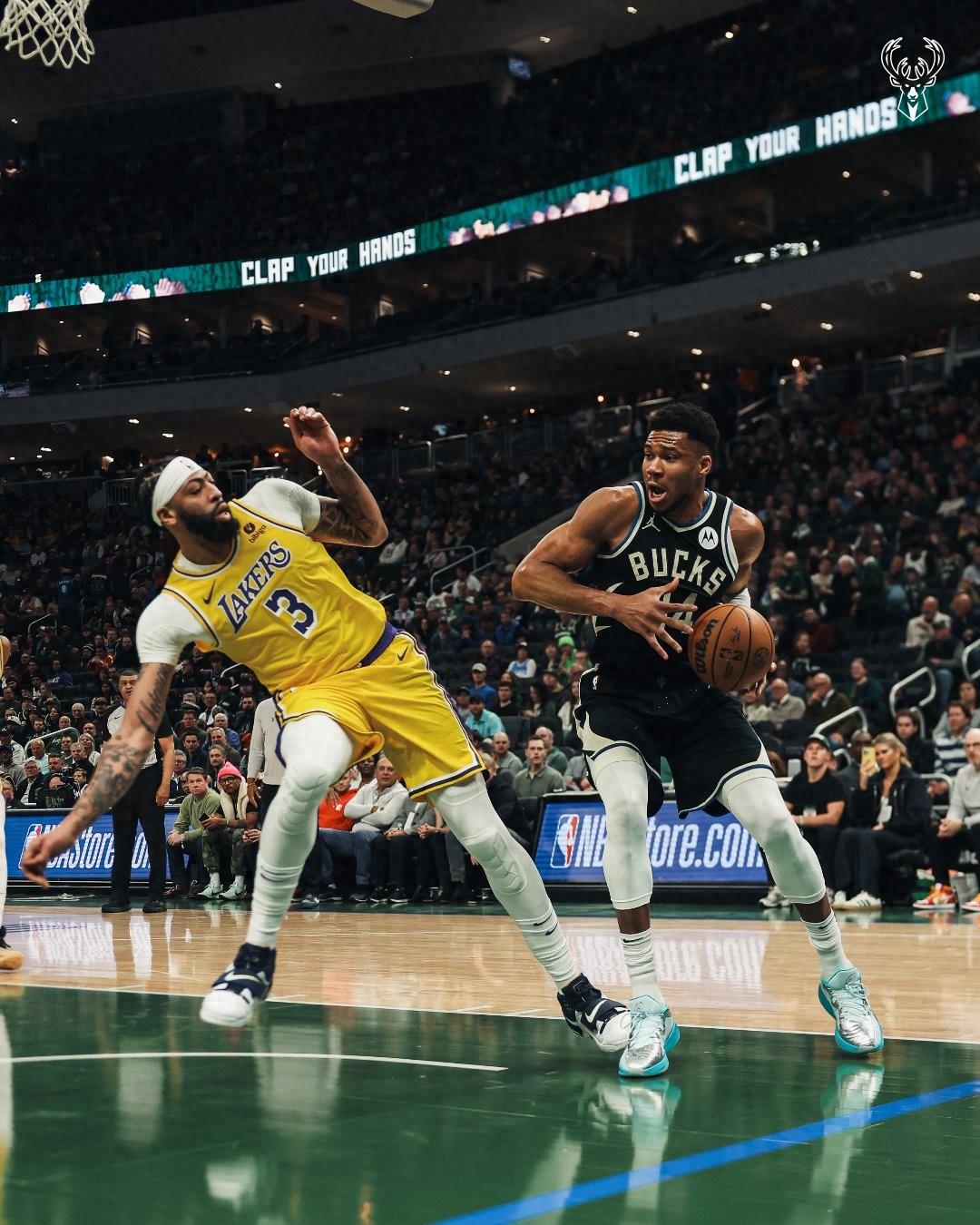 包含雄鹿横扫对手，字母哥狂砍+得分的词条