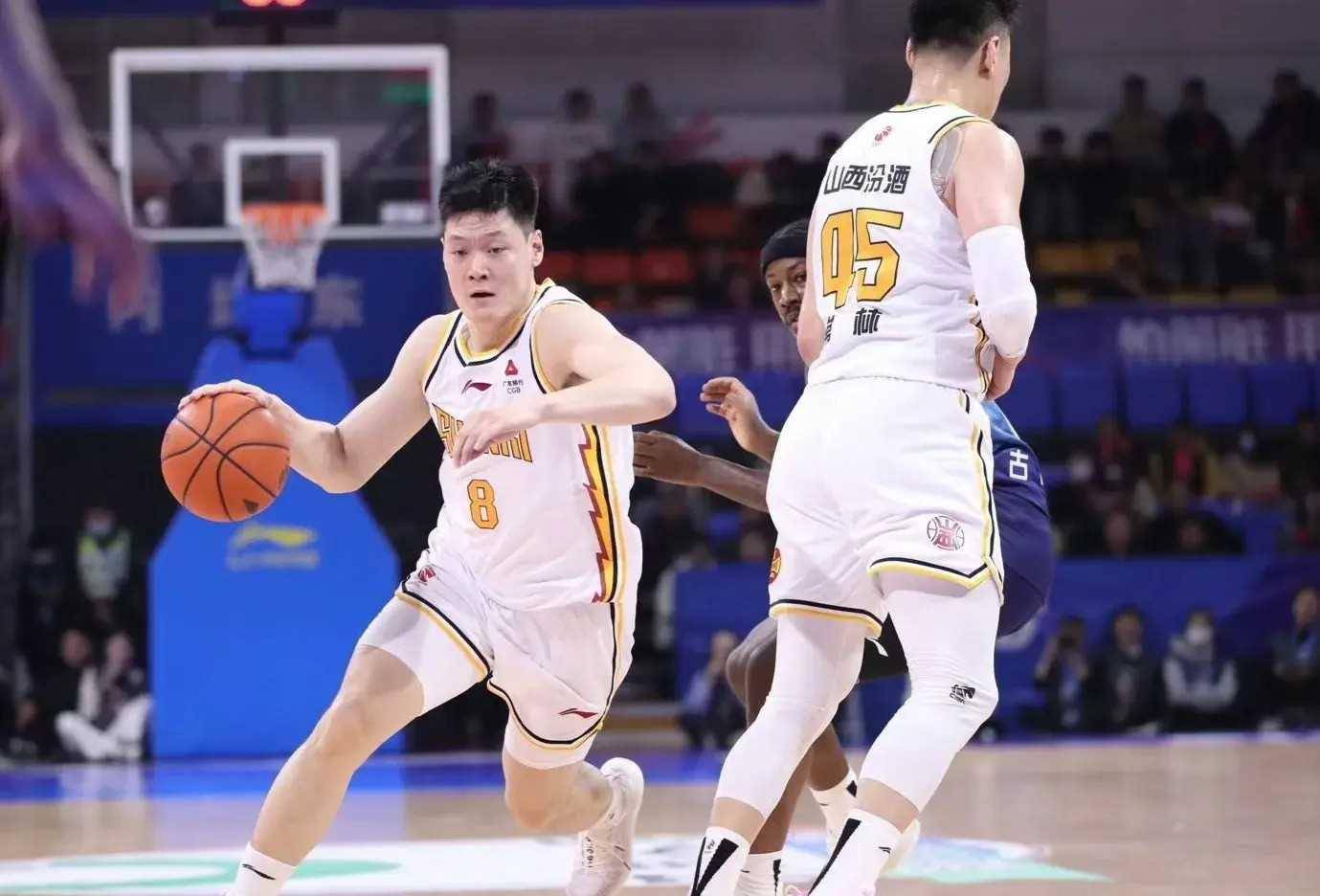 辽宁男篮客场力克山西取得三连胜 辽宁男篮客场力克山西取得三连胜