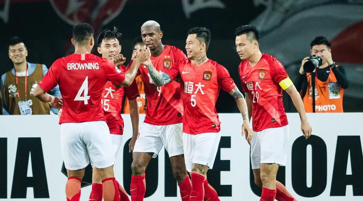 广州球队备战下一轮比赛,士气昂扬 广州球队备战下一轮比赛,士气昂扬