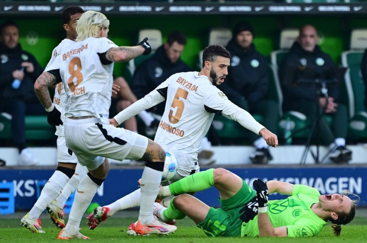 汉诺威客场失利,德甲争冠希望变得渺茫 汉诺威客场失利,德甲争冠希望变得渺茫