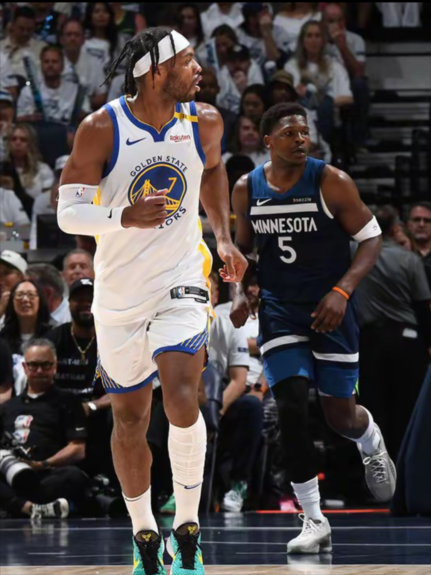 勇士主场失利,步入季后赛首败 勇士主场失利,步入季后赛首败