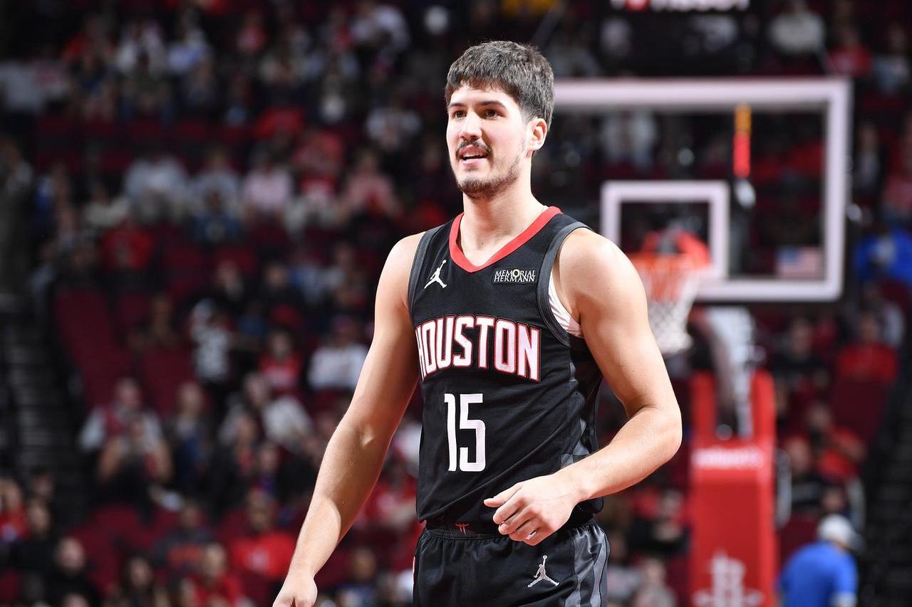 湖人外线投手汤普森再度获得最佳球员奖 湖人外线投手汤普森再度获得最佳球员奖