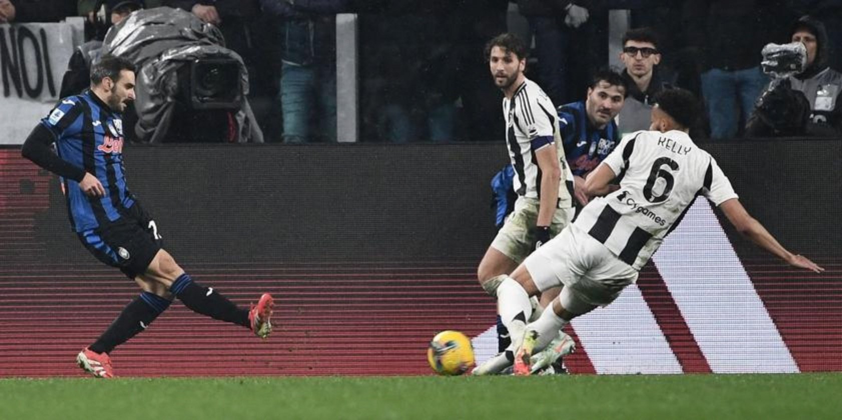 尤文图斯门将受伤,悬念增加 尤文图斯门将受伤,悬念增加