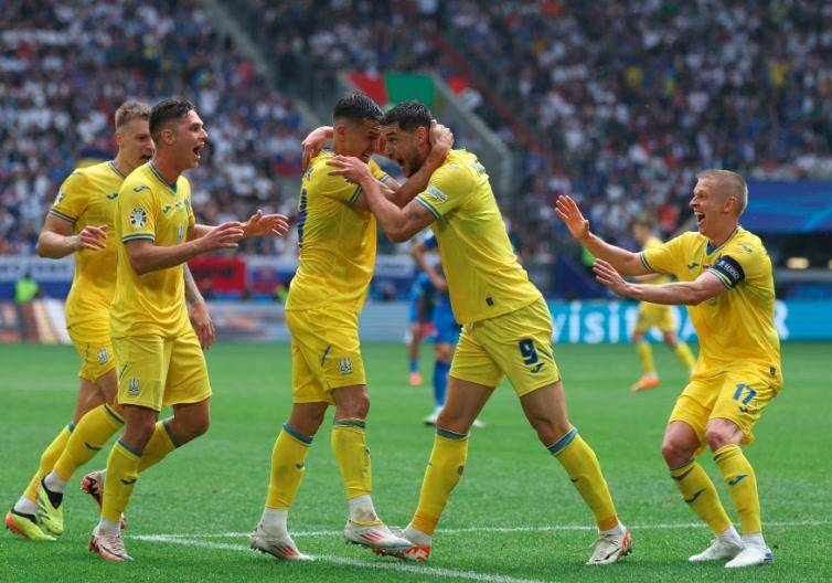 乌克兰表现出色逆转斯洛伐克霸气晋级