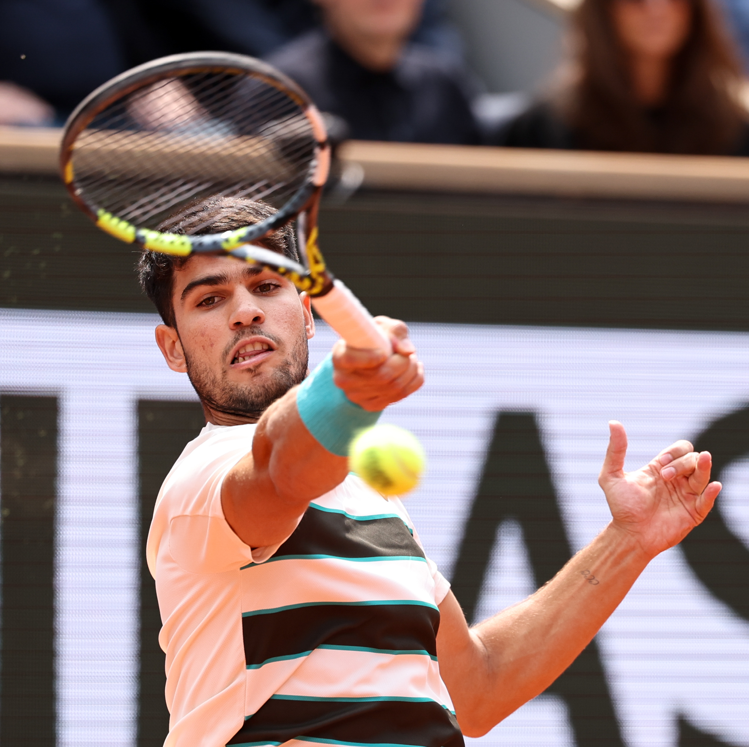 包含ATP总决赛险胜法网，阿尔卡拉斯扛起全队的词条