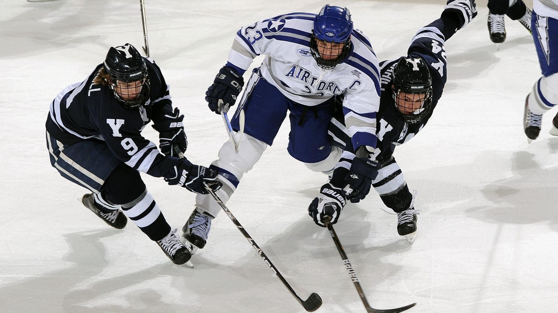 12小时时差，两场战争